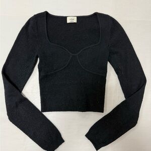 Wilfred Black Scoop-Neck Long Sleeve Cropped Knit Top